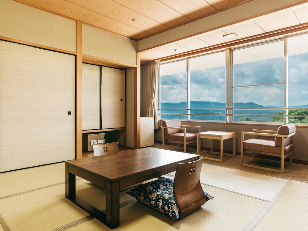 和室8畳 禁煙 | 亀の井ホテル 富田林