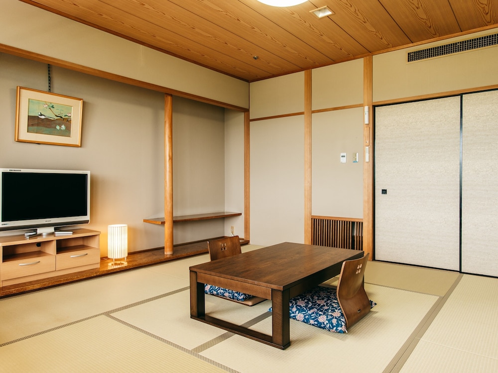 和室8畳 禁煙 客室1 | 亀の井ホテル 富田林