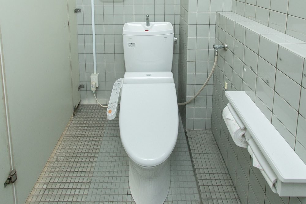 和室3名部屋(共同バス・トイレ) バスルーム1 | Tabist ホテルやくも 松江