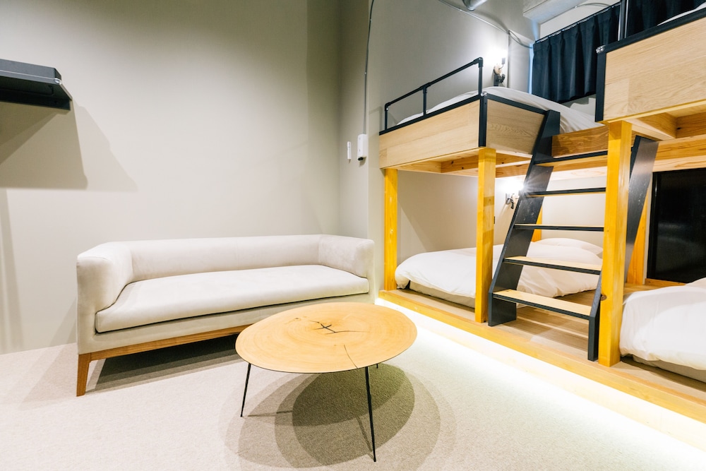 コンフォート 4 人部屋 ベッド (複数台) 禁煙 リビング エリア0 | mizuka Nakasu 5 - unmanned hotel -