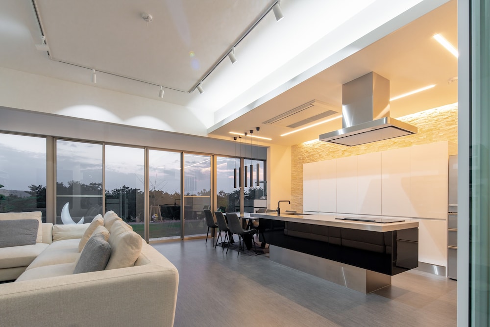 ラグジュアリー ヴィラ | Luxury Hillside Villa with Sea Views