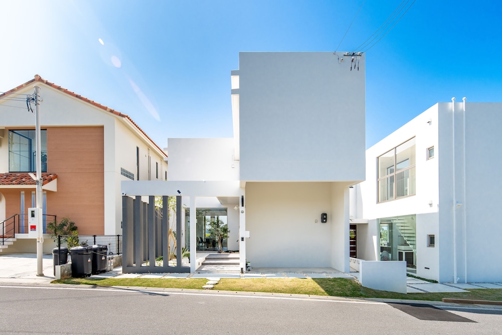 一棟貸し 部屋からの景観2 | Luxury Hillside Villa with Sea Views