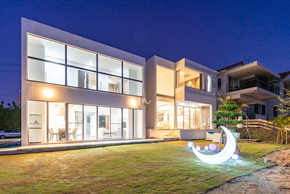 メインイメージ | Luxury Hillside Villa with Sea Views メインイメージ | Luxury Hillside Villa with Sea Views