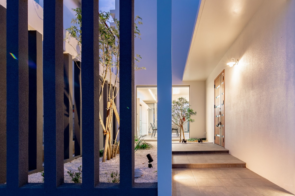 内部エントランス1 | Luxury Hillside Villa with Sea Views 内部エントランス1 | Luxury Hillside Villa with Sea Views