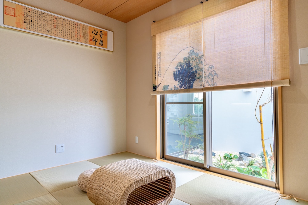 ラグジュアリー ヴィラ 客室4 | Luxury Hillside Villa with Sea Views