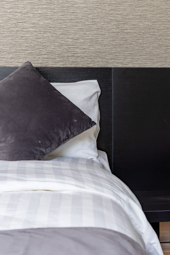 ラグジュアリー ヴィラ 客室2 | Luxury Hillside Villa with Sea Views