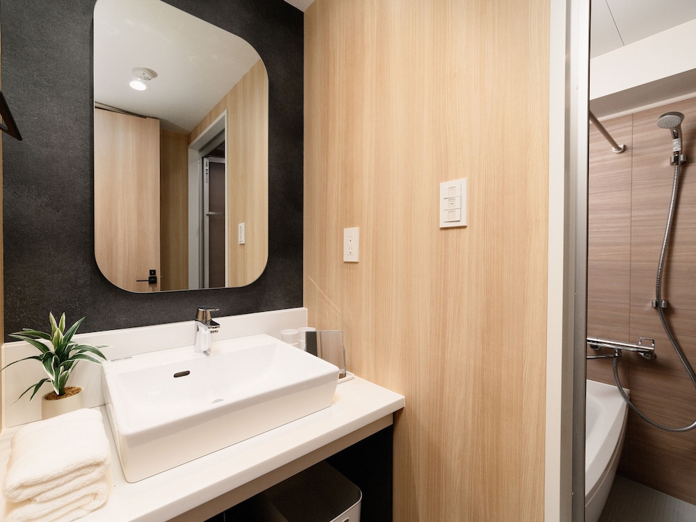 ファミリー アパートメント バスルーム1 | MIMARU東京 新宿WEST