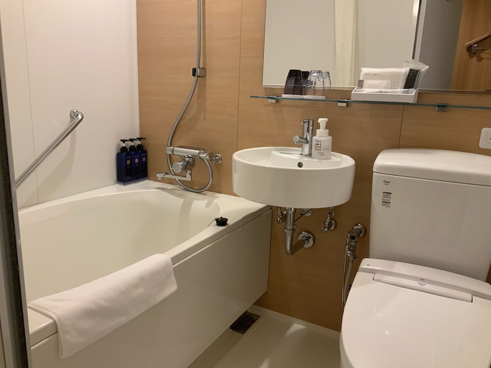 スマート・ダブルルーム (15平米) 禁煙 バスルーム0 | ロイヤルツインホテル京都八条口