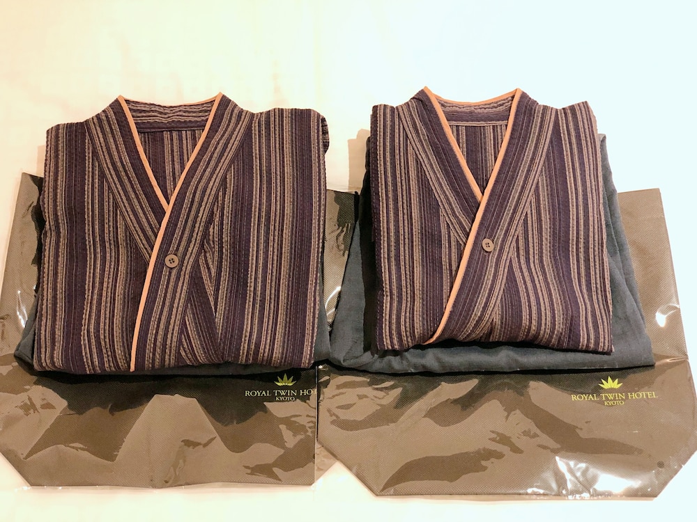 スマート・ダブルルーム (15平米) 禁煙 客室の設備とサービス3 | ロイヤルツインホテル京都八条口