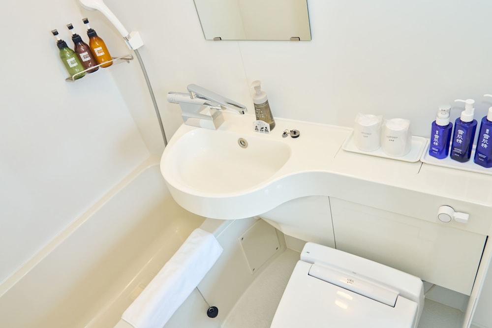 ツインルーム (セミダブルベッド x 2) [禁煙] バスルーム1 | ユー スタイル ホテル マリン