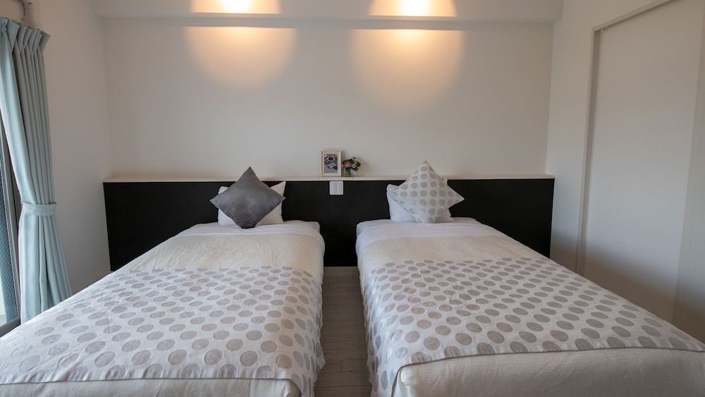 ダブルルーム 客室2 | COZY STAY IN 那覇