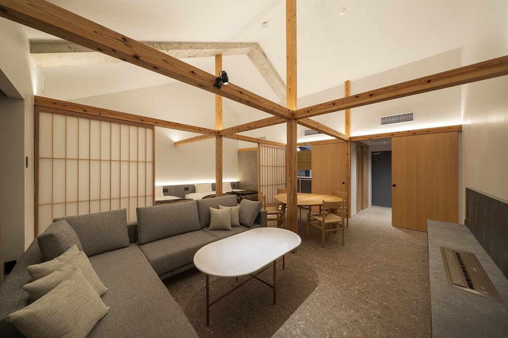 ペントハウスルーム リビングルーム2 | Kyoto ITOYA Hotel Mon (京都糸屋ホテル モン)