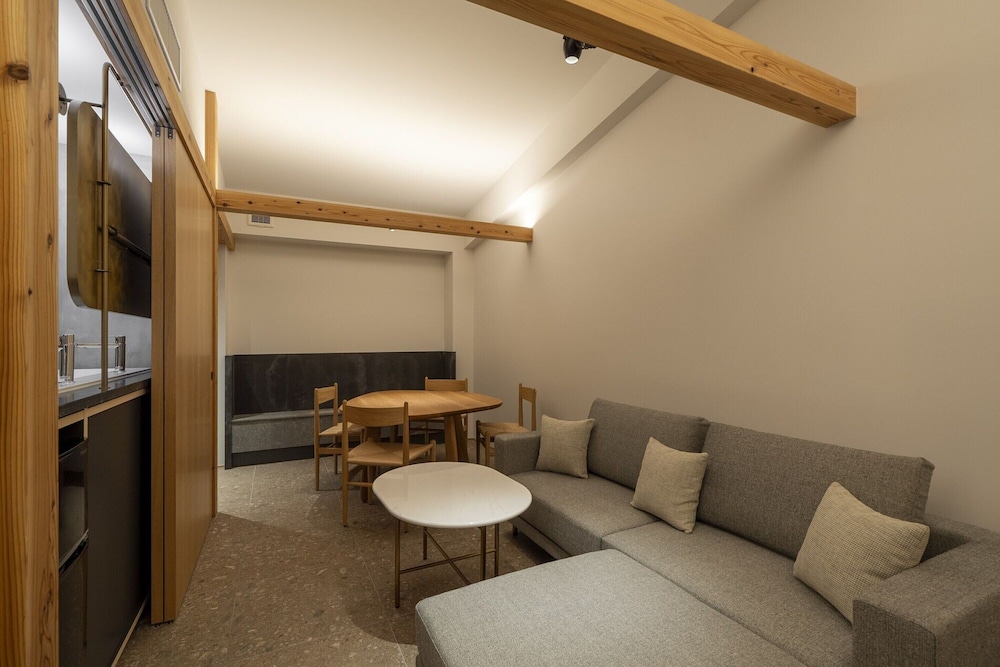 ペントハウスルーム リビングルーム4 | Kyoto ITOYA Hotel Mon (京都糸屋ホテル モン)