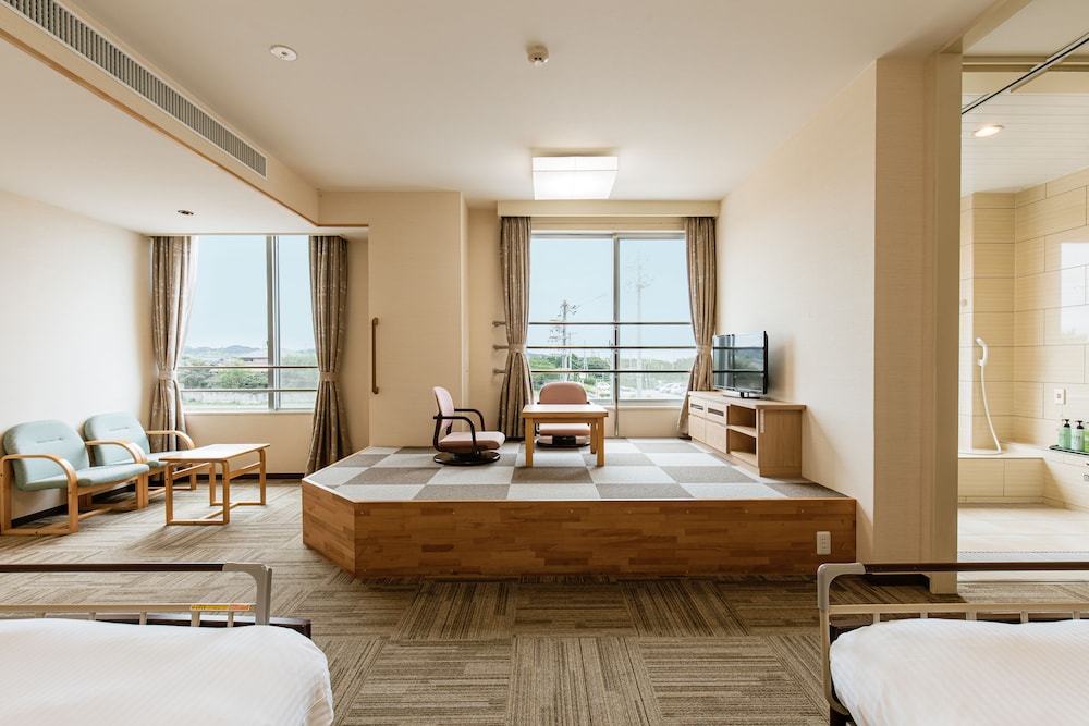 バリアフリーツイン（バス付）禁煙 客室1 | 亀の井ホテル 知多美浜