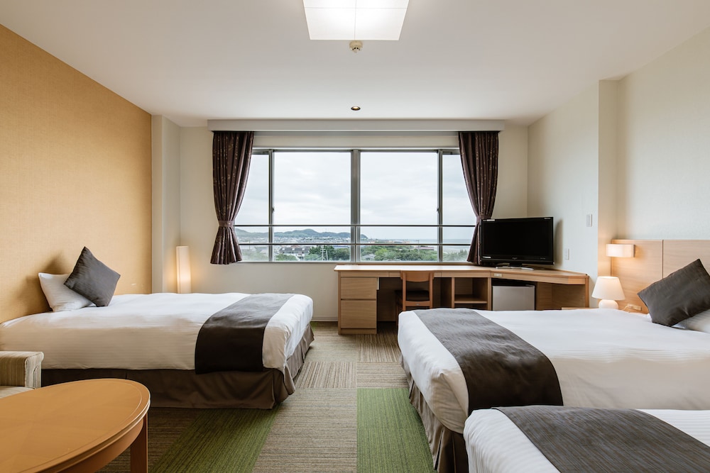 スーペリア トリプルルーム 禁煙 客室3 | 亀の井ホテル 知多美浜