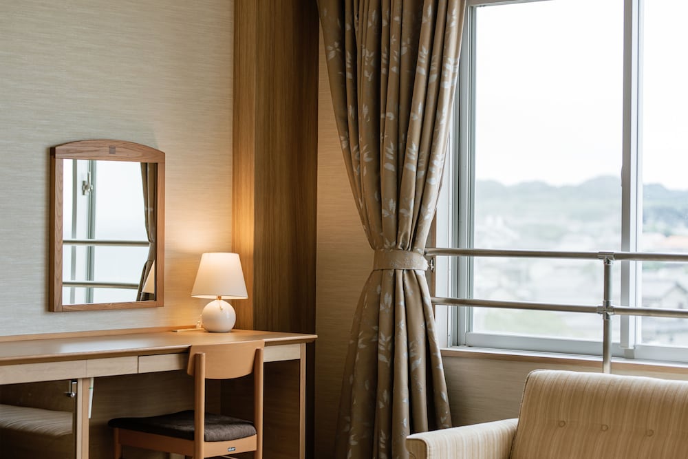 ビューバスデラックス和洋室 禁煙 客室1 | 亀の井ホテル 知多美浜