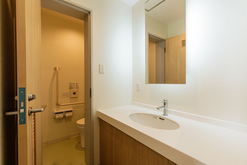 スーペリア トリプルルーム 禁煙 客室1 | 亀の井ホテル 知多美浜