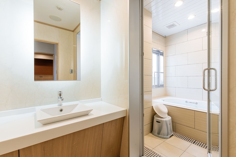 ビューバスデラックス洋室 禁煙 バスルーム1 | 亀の井ホテル 知多美浜