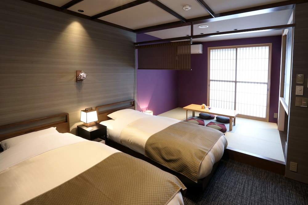 スタンダードファミリールーム 客室18 | 花明かり