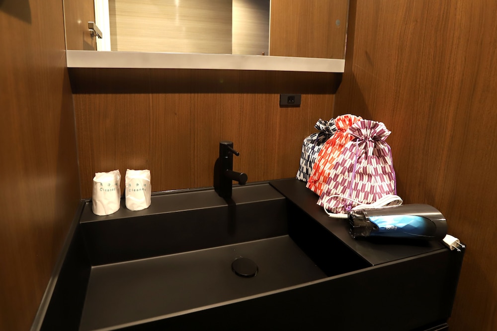 デラックスファミリールーム 客室5 | 花明かり