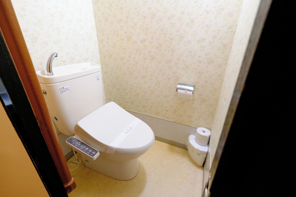 和室 部屋タイプ指定なし 共用バスルーム 客室3 | 三井別館