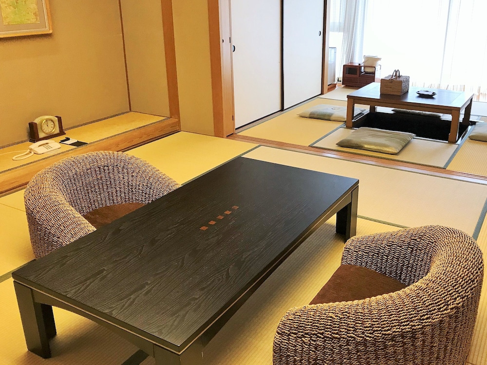 客室1 | 亀嵩温泉 玉峰山荘