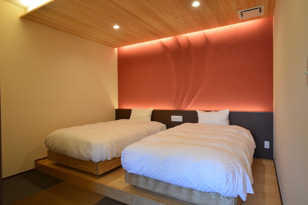 露天風呂付特別室 (90平米)和洋室 禁煙 (3名以上利用時のみ布団を用意) | 亀嵩温泉 玉峰山荘