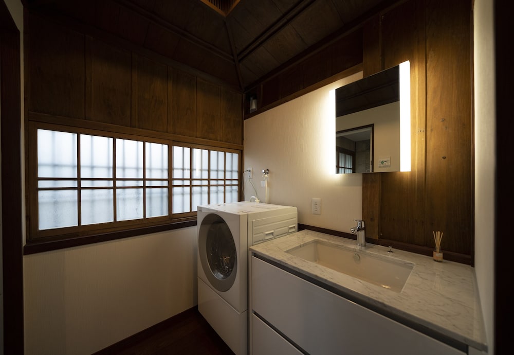 新宅A 客室の設備とサービス0 | 飯塚邸