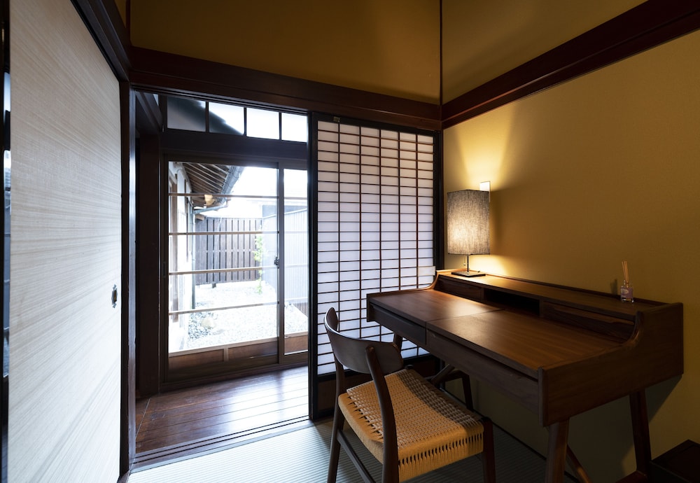 客室1 | 飯塚邸
