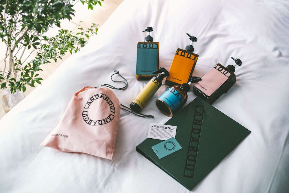 コンパクトダブルルーム 客室の設備とサービス0 | ランダバウト東京