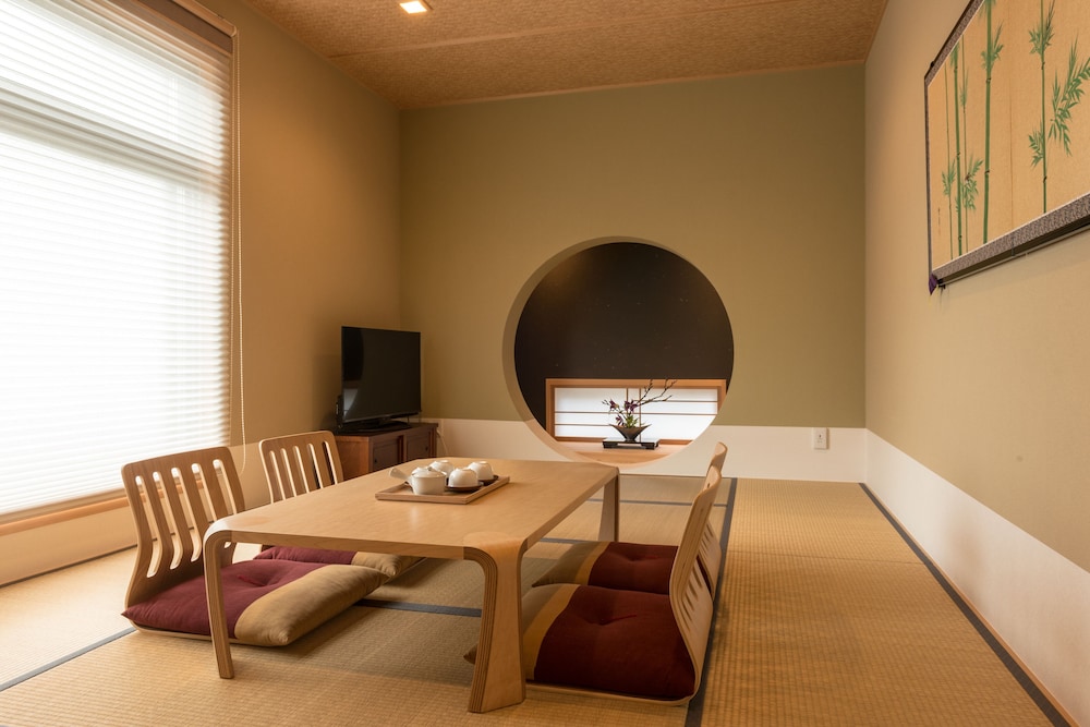 デラックス和室 客室7 | ホテル 松竹雲