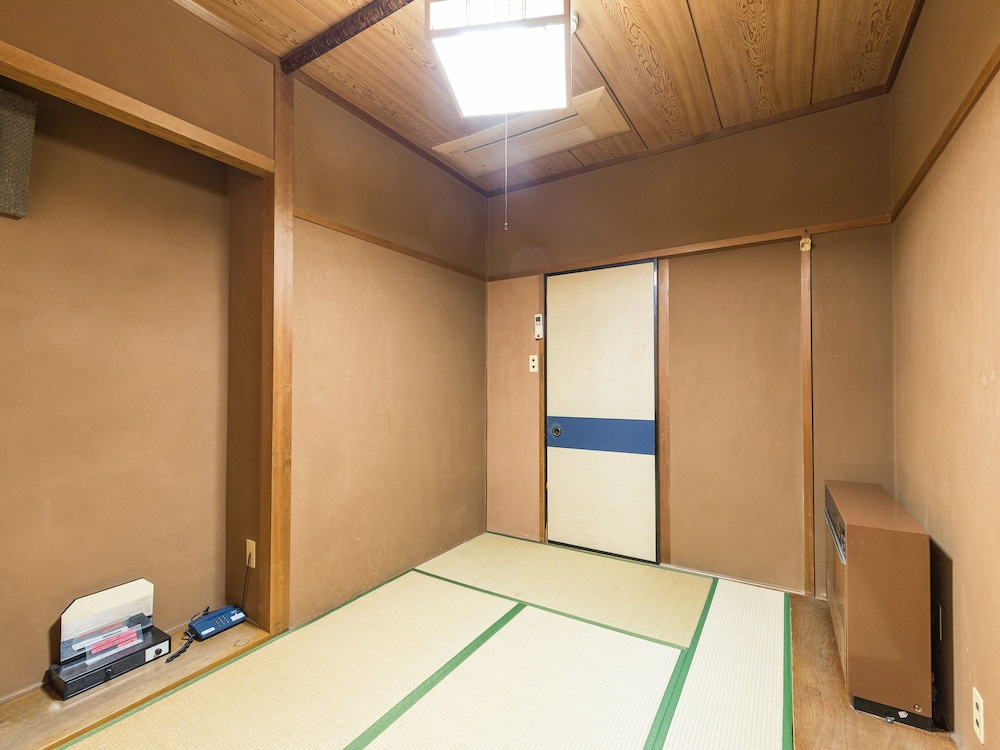和室 2人部屋 共用バスルーム 喫煙可 客室3 | Tabist さもと館 尾張旭