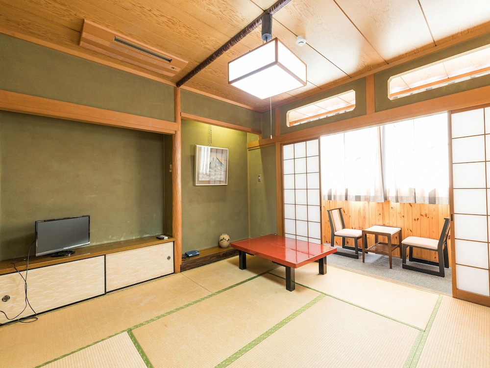 和室 ファミリールーム 共用バスルーム 禁煙 客室4 | Tabist さもと館 尾張旭