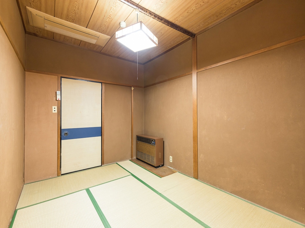 和室 2人部屋 共用バスルーム 喫煙可 客室2 | Tabist さもと館 尾張旭