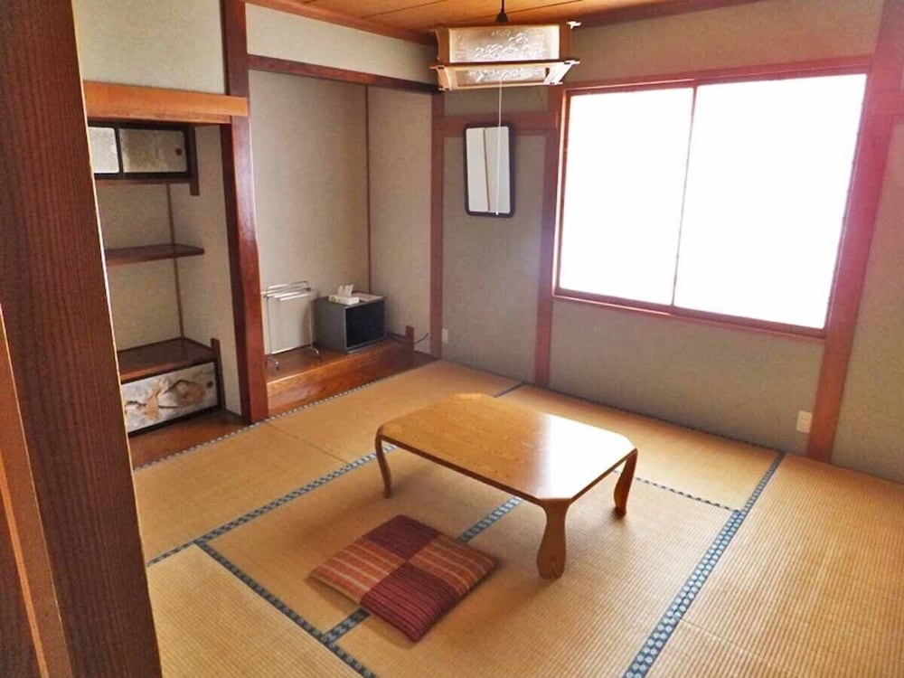 客室1 | ビレッジヒル壽番館