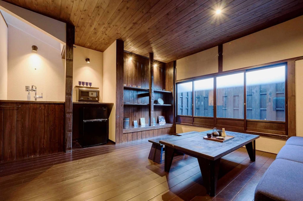 [藍] 2階建て京町家スイート 露天風呂付 禁煙 客室5 | Kyoto Machiya 銭屋町