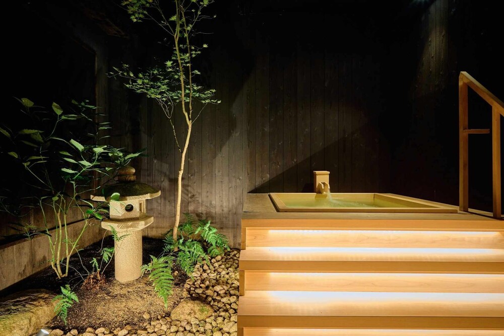 [藍] 2階建て京町家スイート 露天風呂付 禁煙 バスルームの設備4 | Kyoto Machiya 銭屋町