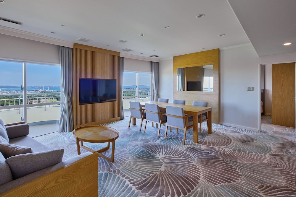 スイート 2 ベッドルーム ガーデンビュー (Floor 6) 客室7 | ANAクラウンプラザリゾート沖縄うるまヒルズ by IHG