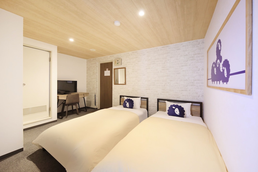 ツイン 客室1 | ココテル函館 - ホステル