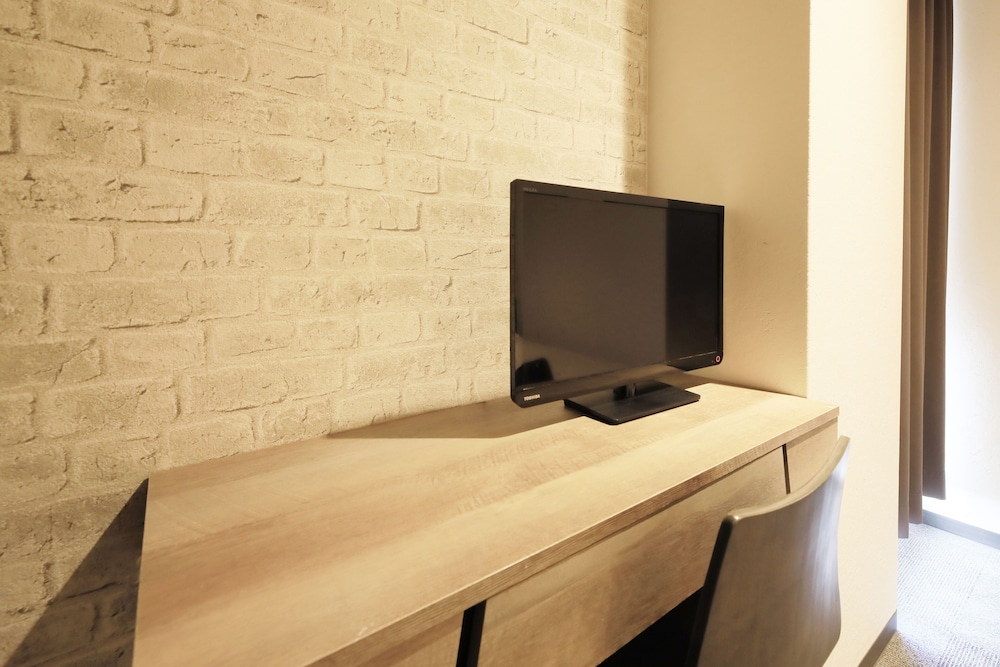 スタンダード ダブルルーム 客室3 | ココテル函館 - ホステル