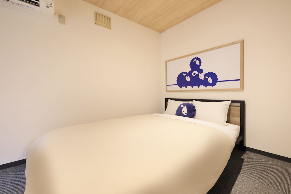 スタンダード ダブルルーム | ココテル函館 - ホステル