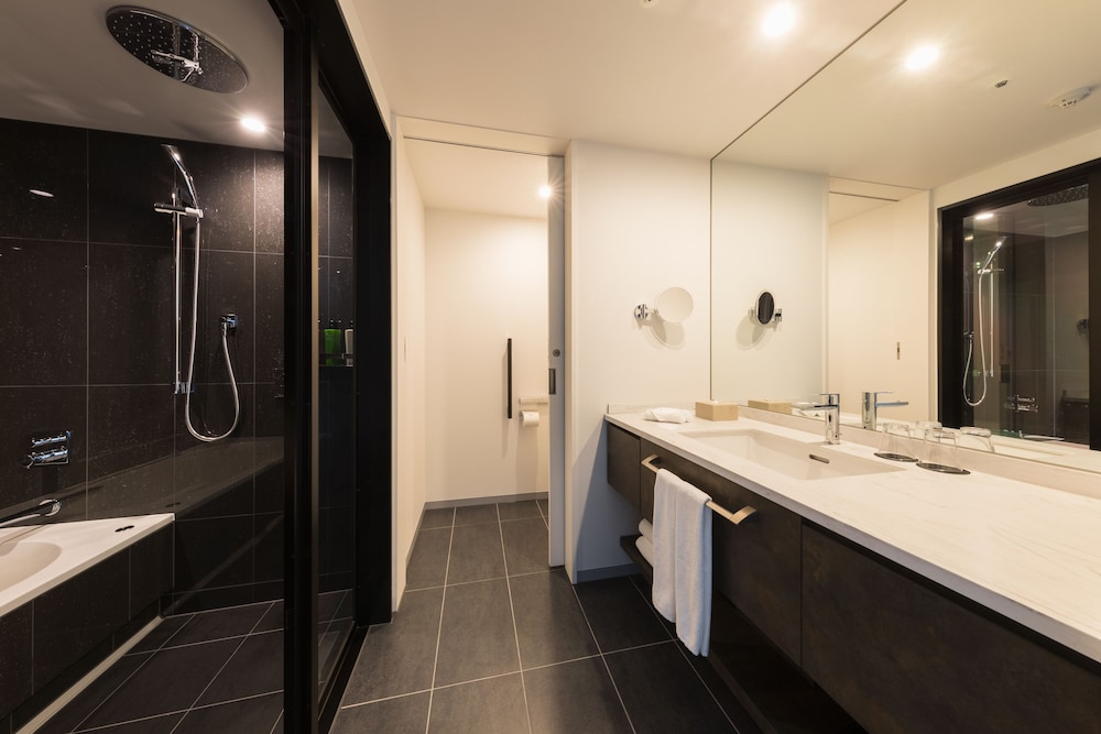 ハイフロアツインルーム,シティビュー, エキストラベッド付,禁煙 バスルーム1 | ホテルメトロポリタン川崎