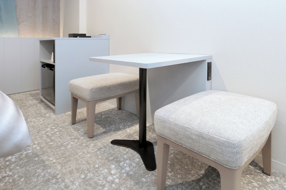 リニューアルダブルルーム2名　禁煙 客室4 | 京王プレッソイン新宿