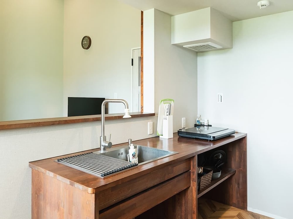 1室貸切 ロフト付き 専用キッチン2 | アレーズド・ヴィラ白保