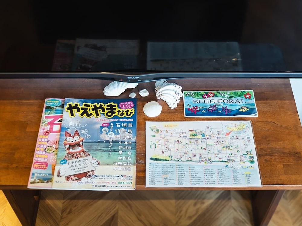 1室貸切 ロフト付き リビング エリア2 | アレーズド・ヴィラ白保