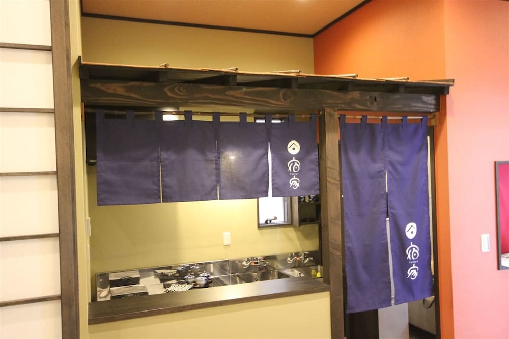 一棟貸し 専用キッチン0 | 宿家 浅草本館