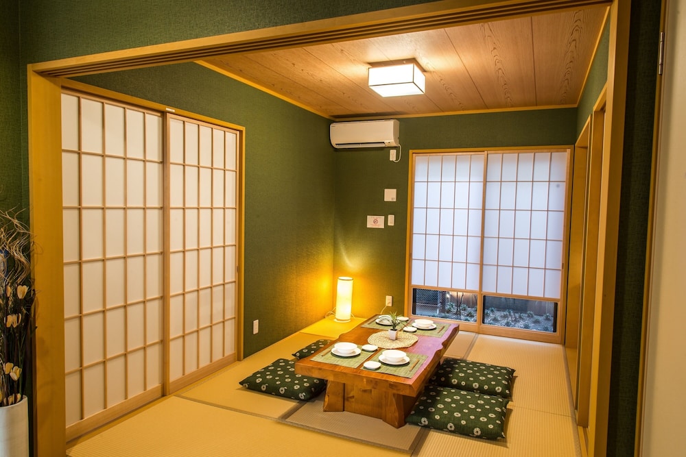一棟貸し 客室5 | 宿家 烏丸院