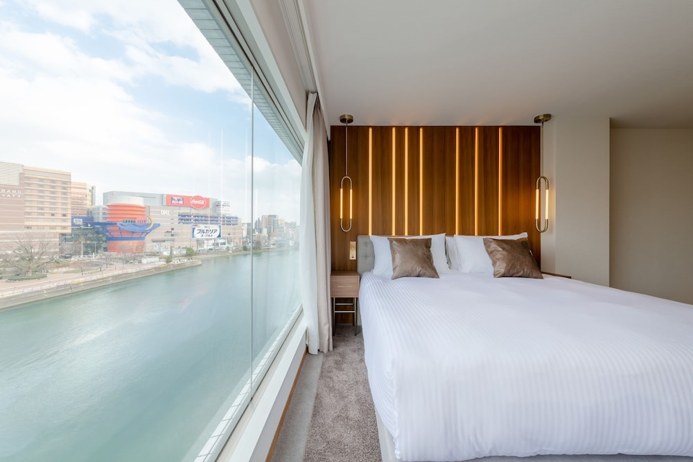 デラックスキングルーム リバービュー 最上階 禁煙 客室3 | ザ・ワンファイブ ヴィラ 福岡