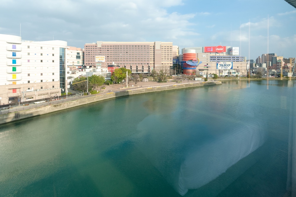 デラックスキングルーム リバーサイドバルコニー付き 禁煙 客室2 | ザ・ワンファイブ ヴィラ 福岡