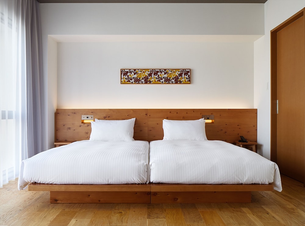 タタミツイン 和洋室 客室2 | ホテル ストレータ 那覇